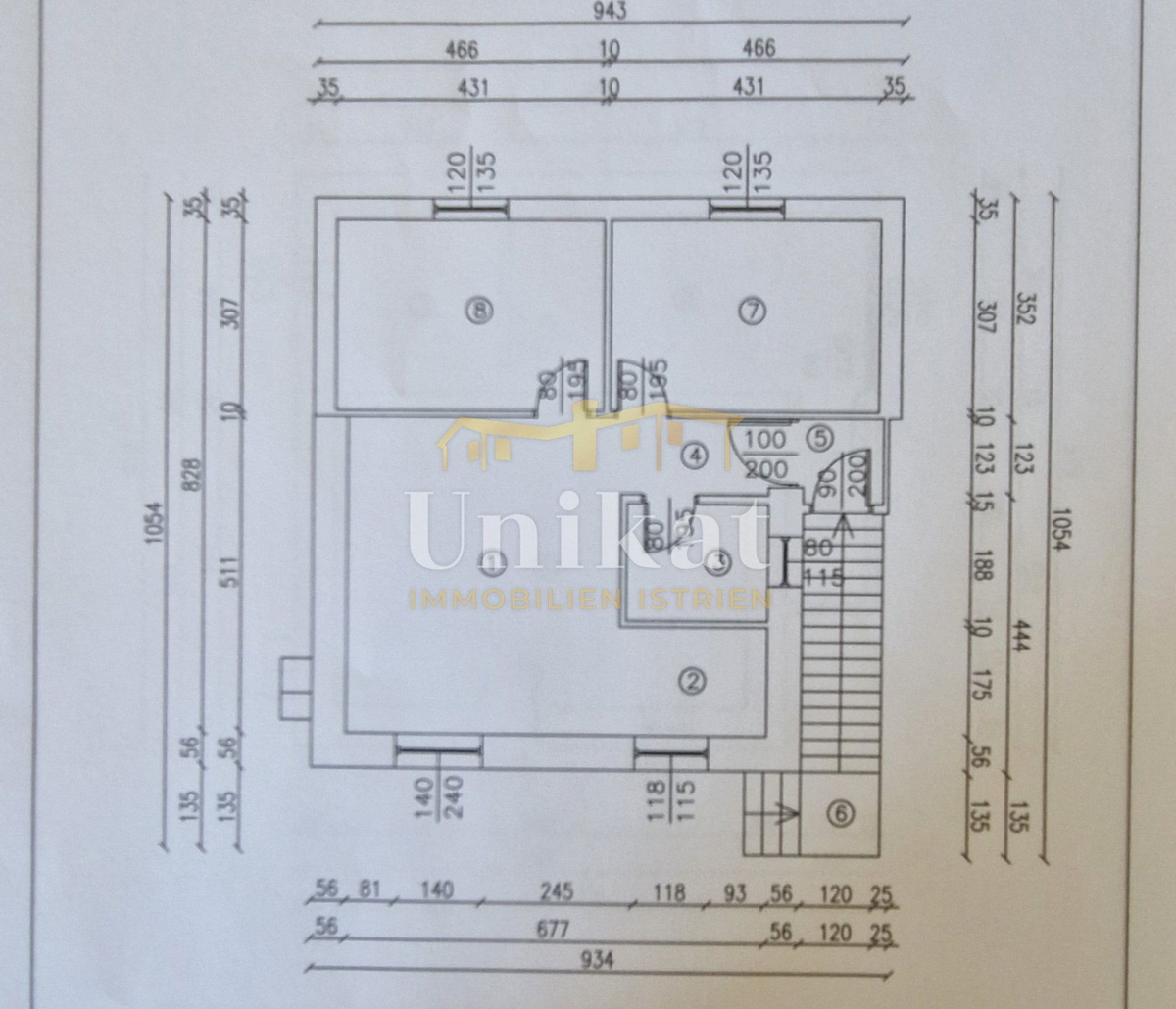 Samostojna hiša z stanovanjem, kletjo in garažo ter pogledom na morje, Buje